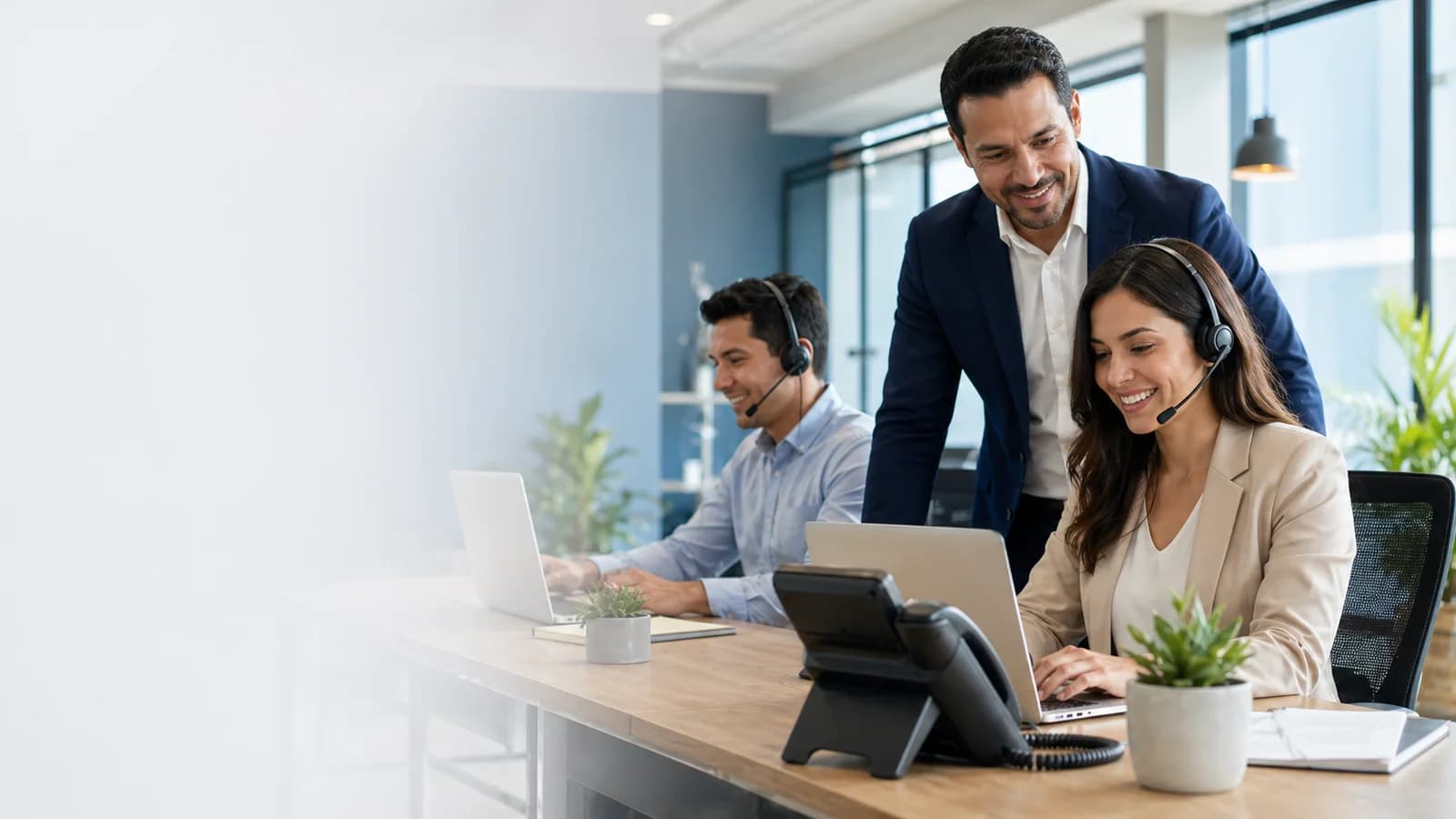Telefonia VoIP para atencion al cliente con IVR, reportes, grabacion y reglas de escalamiento